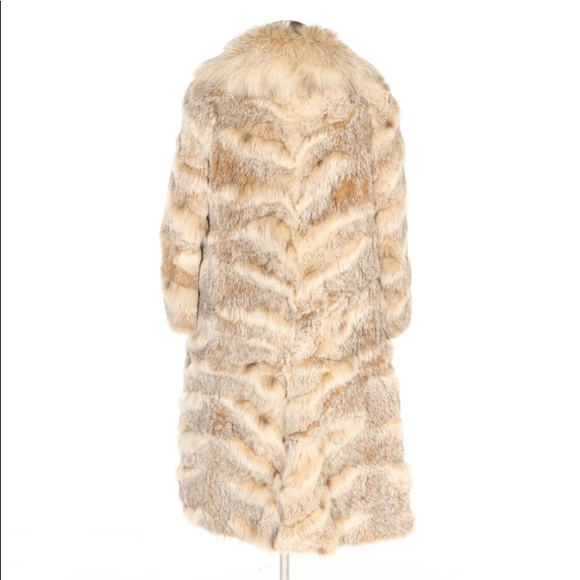 FOX FUR CONVERTIBLE LENGTH COAT - Picture 5 of 6